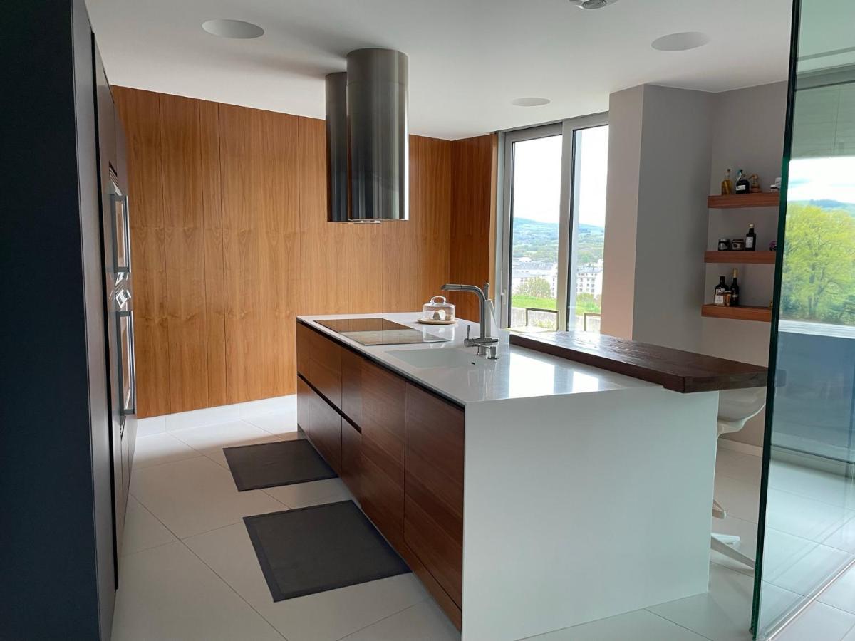 Tres Prismas Exclusive Villa Sarria Exterior photo